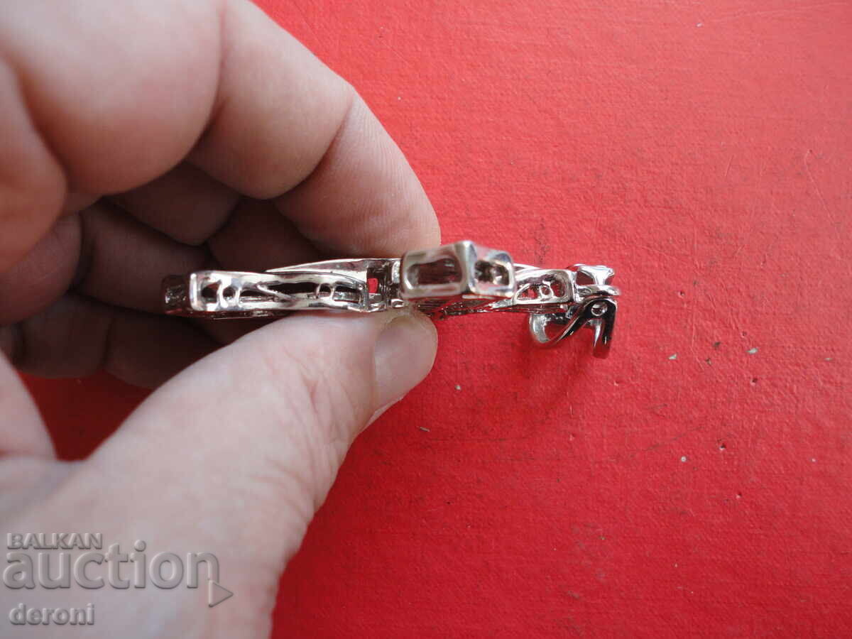 Страхотен кръст с камъни 3 - 5 Страхотен кръст с камъни 3 - 5