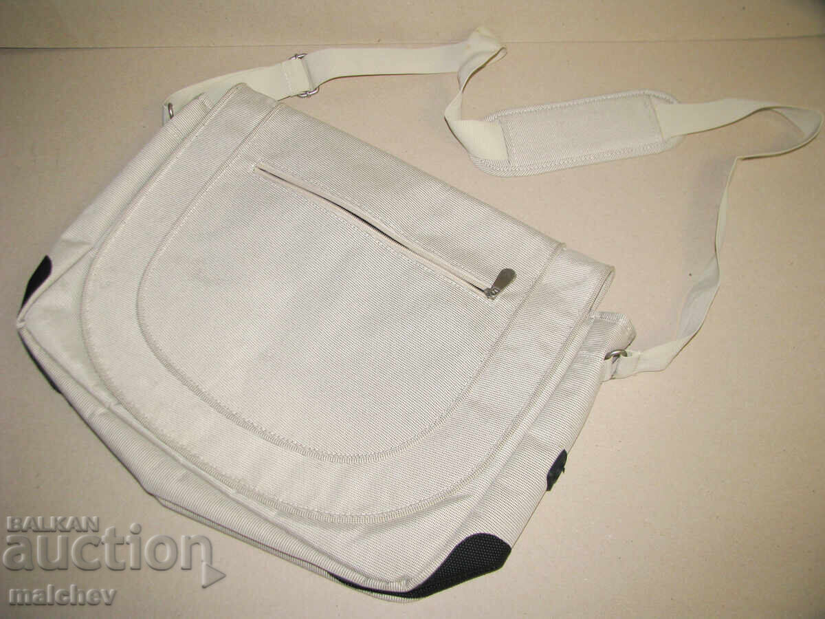 Μεγάλη, στιβαρή τσάντα ώμου εκρού, για λάπτοπ, άριστη, αχρησιμοποίητη με τιμή 6.00 BGN | € 3.07