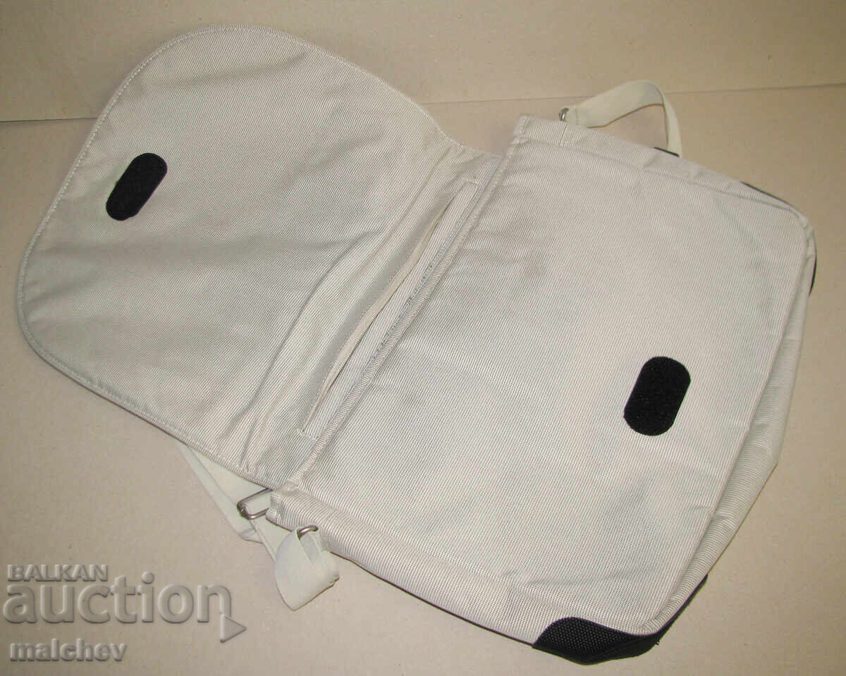 Παράδοση Μεγάλη, στιβαρή τσάντα ώμου εκρού, για λάπτοπ, άριστη, αχρησιμοποίητη