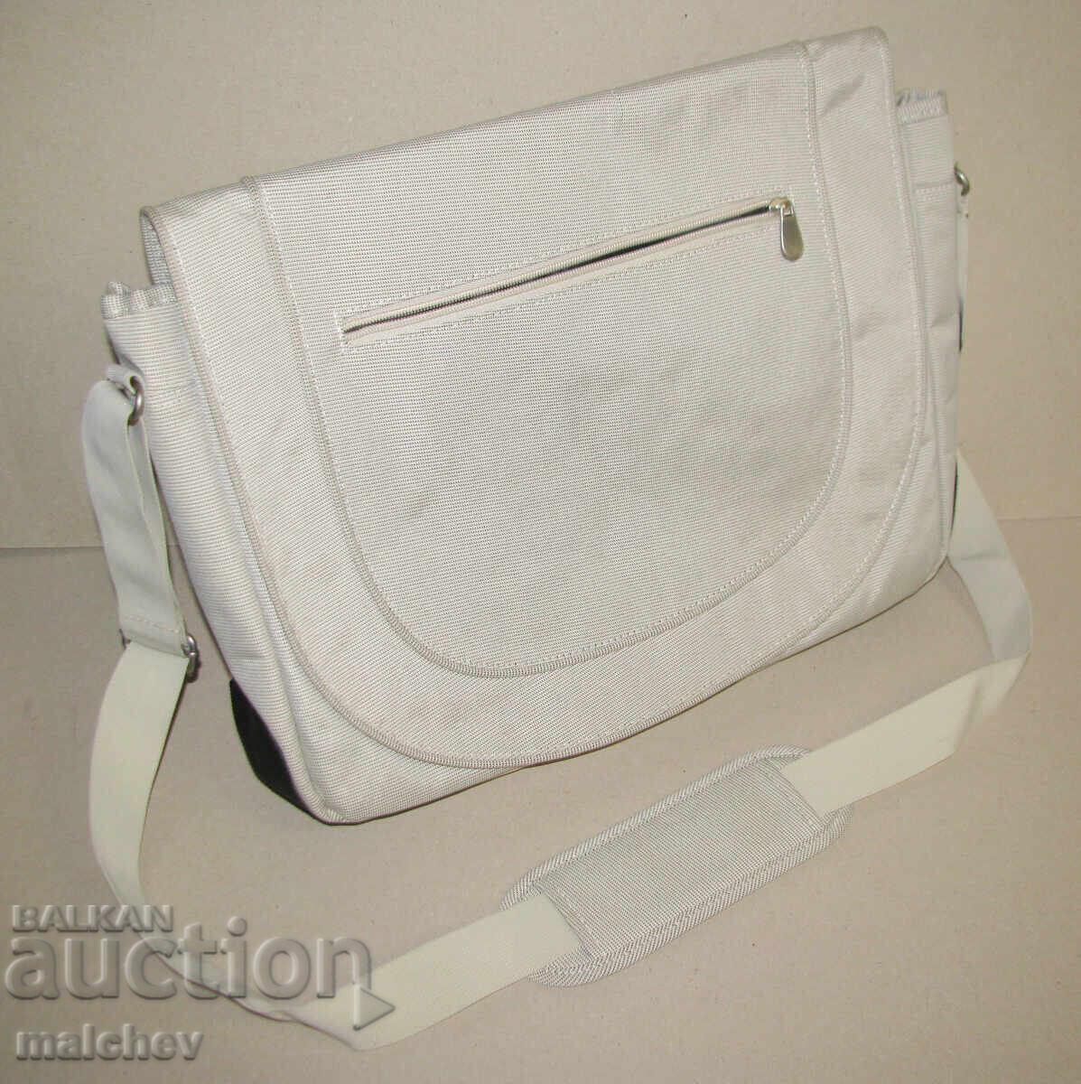 Μεγάλη, στιβαρή τσάντα ώμου εκρού, για λάπτοπ, άριστη, αχρησιμοποίητη