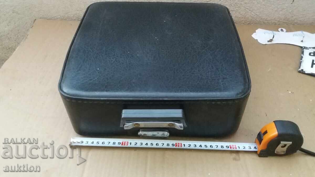 Licitație MAȘINĂ DE SCRIS VECHE, SOCIALISTĂ