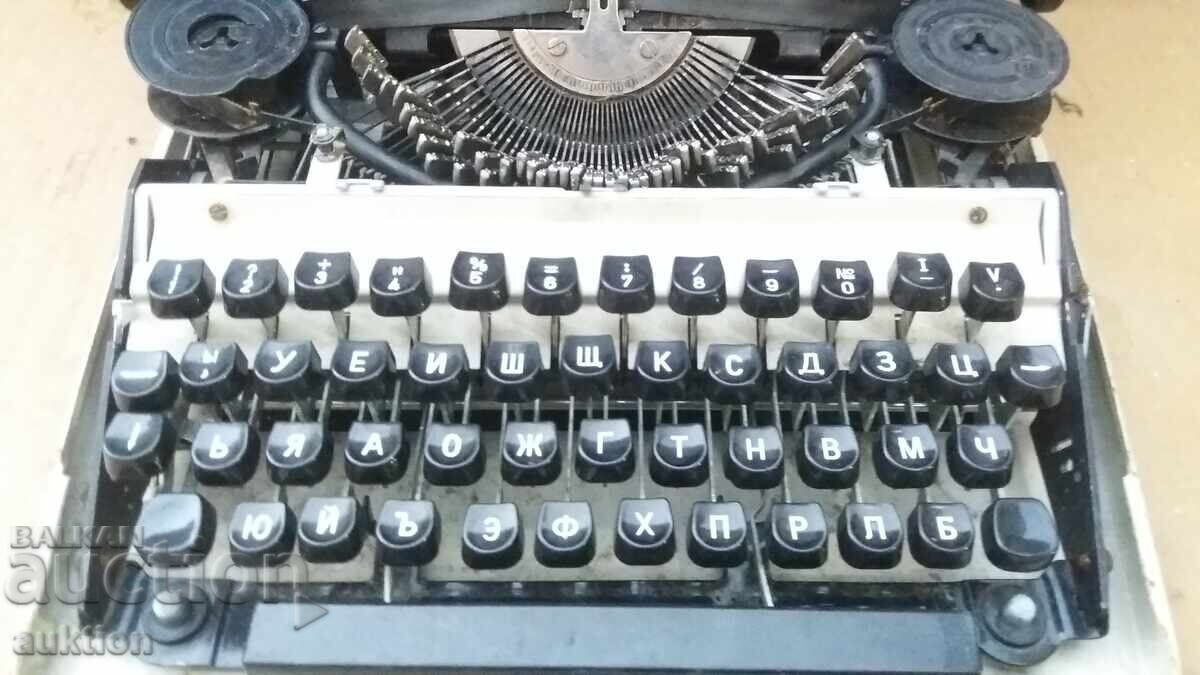 MAȘINĂ DE SCRIS VECHE, SOCIALISTĂ - 7