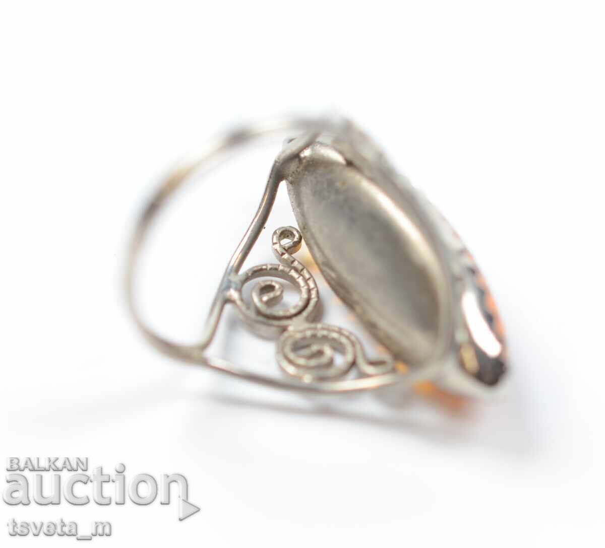 Licitație Un inel Licitație Un inel