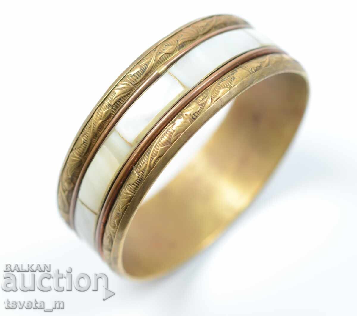 Bratara din bronz si sidef Bratara din bronz si sidef