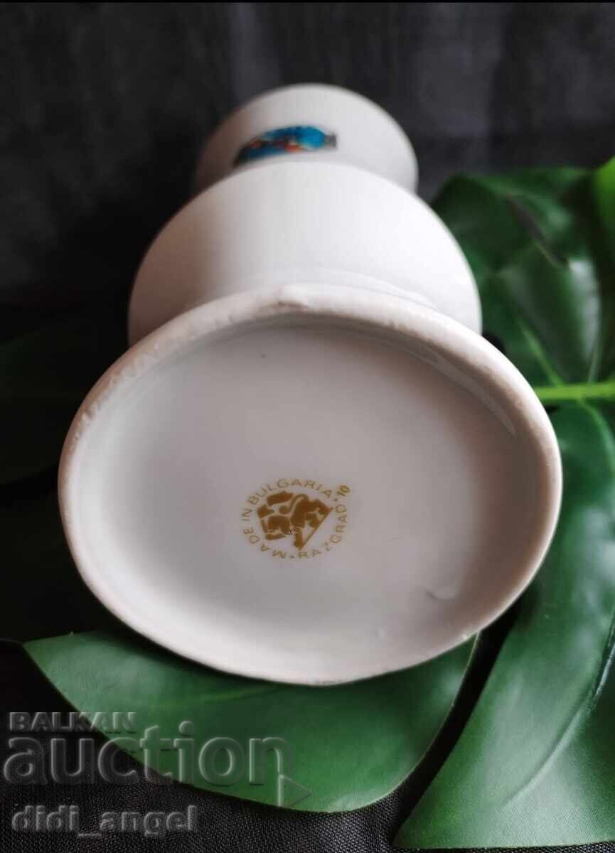 Delivery of Bulgarian vase