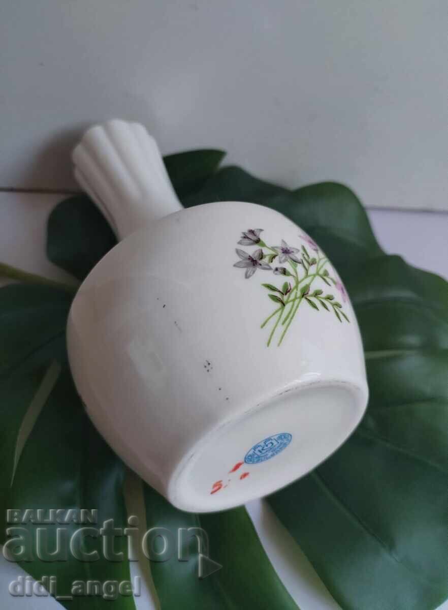 Βάζο - πορσελάνη κόκαλο με τιμή 20.00 BGN | € 10.23