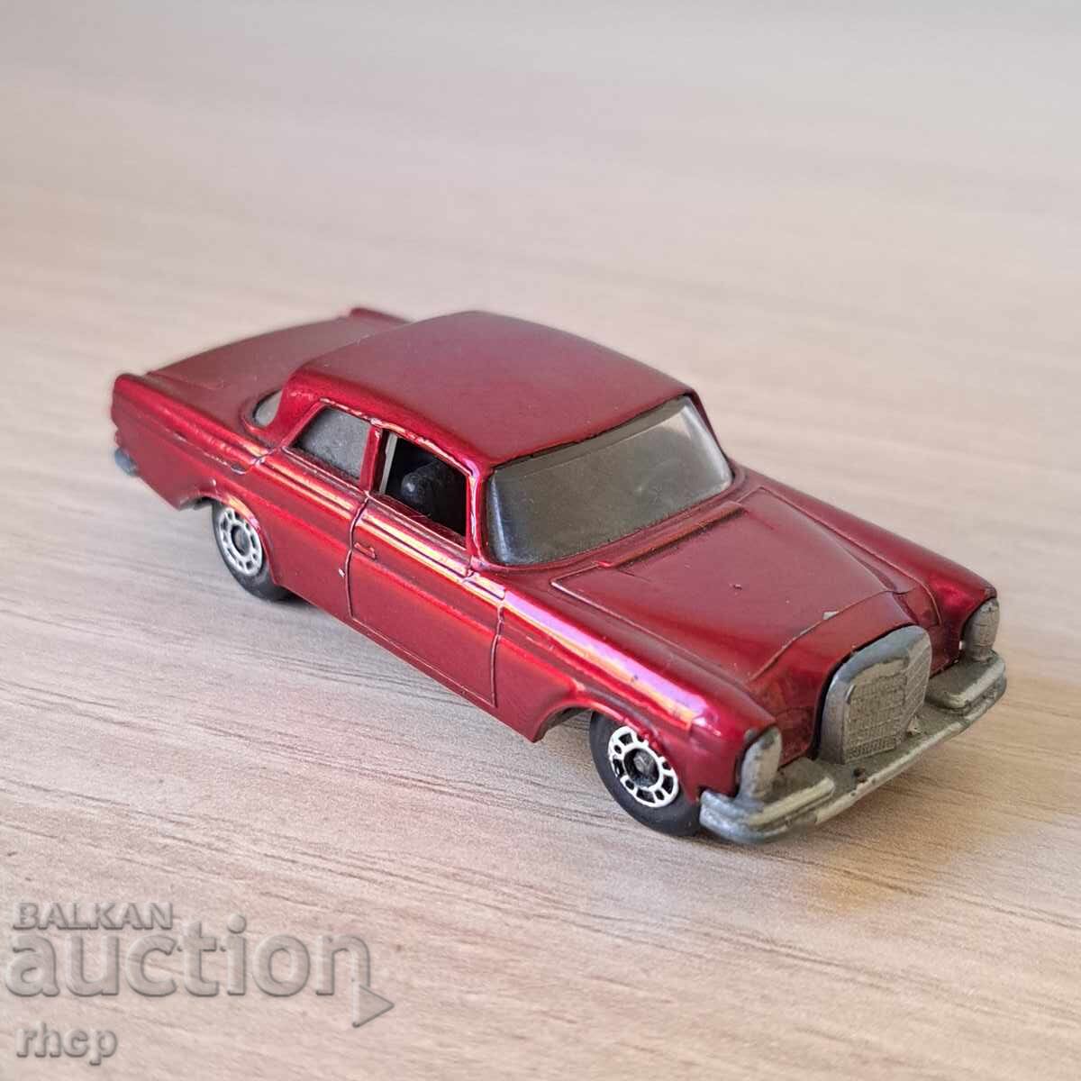 Mercedes 300 SE BG Matchbox matchbox excellent! Mercedes 300 SE BG Matchbox matchbox excellent!