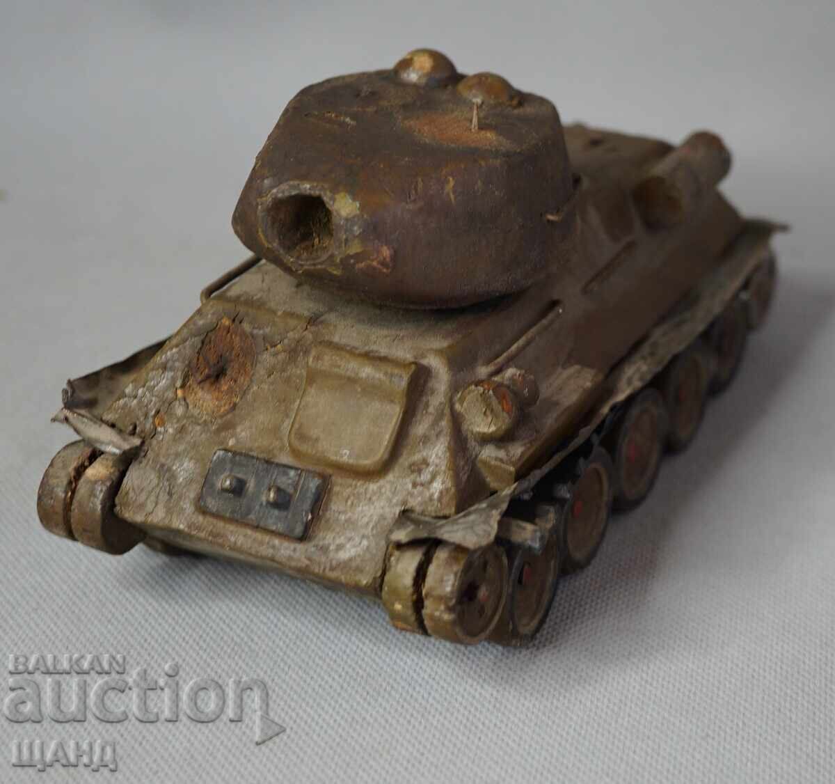 Παλιό Ξύλινο Μοντέλο Τανκ Στρατού με τιμή 10.25 BGN | € 5.24
