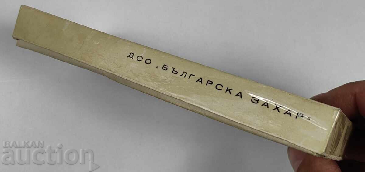 Аукцион СОЦ КУТИЯ БОЛГАР ШОКОЛАДЕНИ БОНБОНИ ПРАЗНА ПОДЛЕПЯНА Аукцион СОЦ КУТИЯ БОЛГАР ШОКОЛАДЕНИ БОНБОНИ ПРАЗНА ПОДЛЕПЯНА