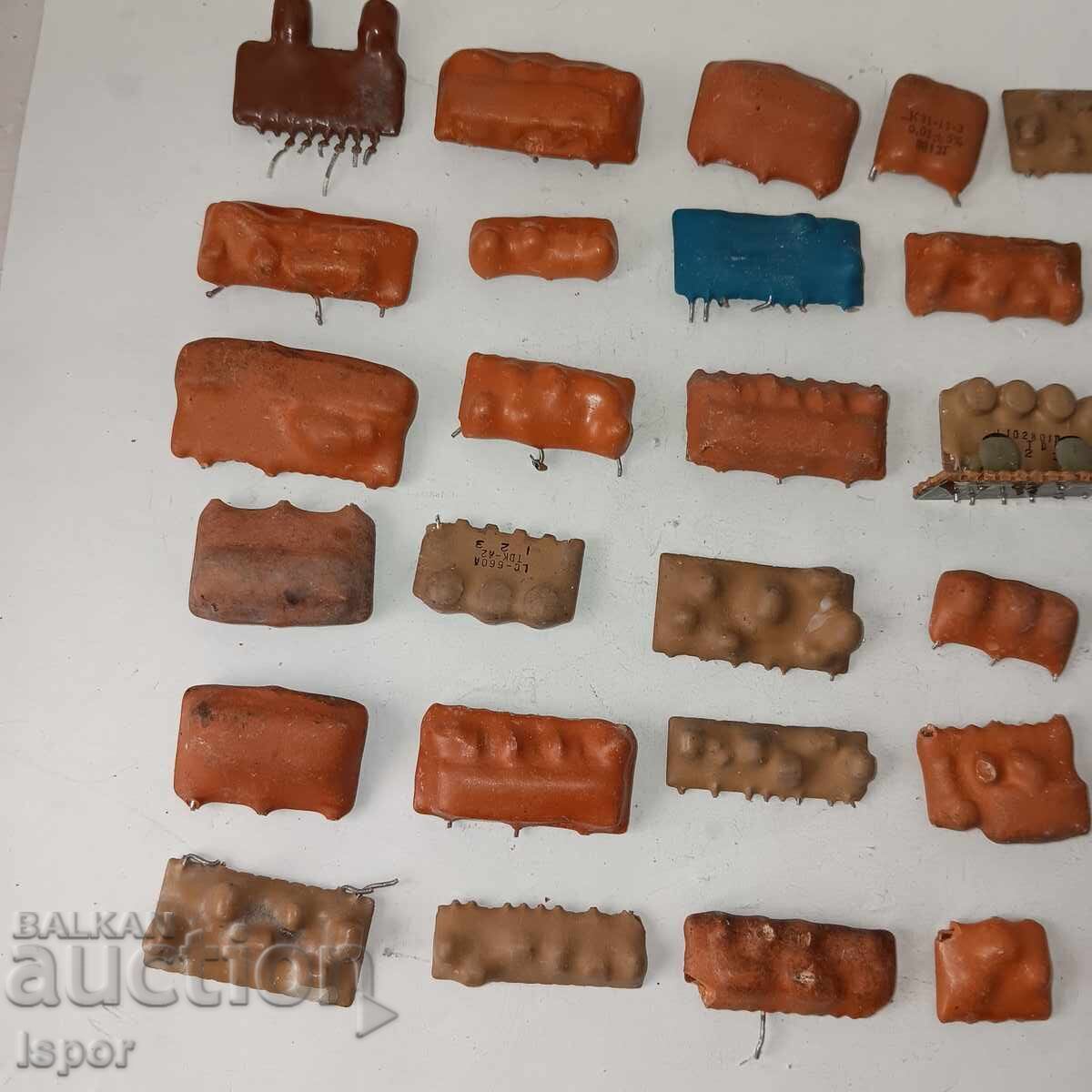 Circuite integrate /microcipuri/ cu preț 30.00 BGN | € 15.34