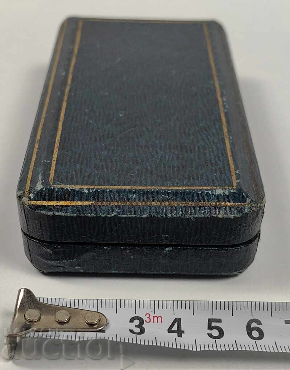 Auction VERY OLD BOX, MARKED, EXCELLENT Auction VERY OLD BOX, MARKED, EXCELLENT