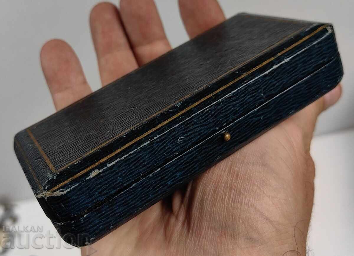 Delivery of VERY OLD BOX, MARKED, EXCELLENT Delivery of VERY OLD BOX, MARKED, EXCELLENT