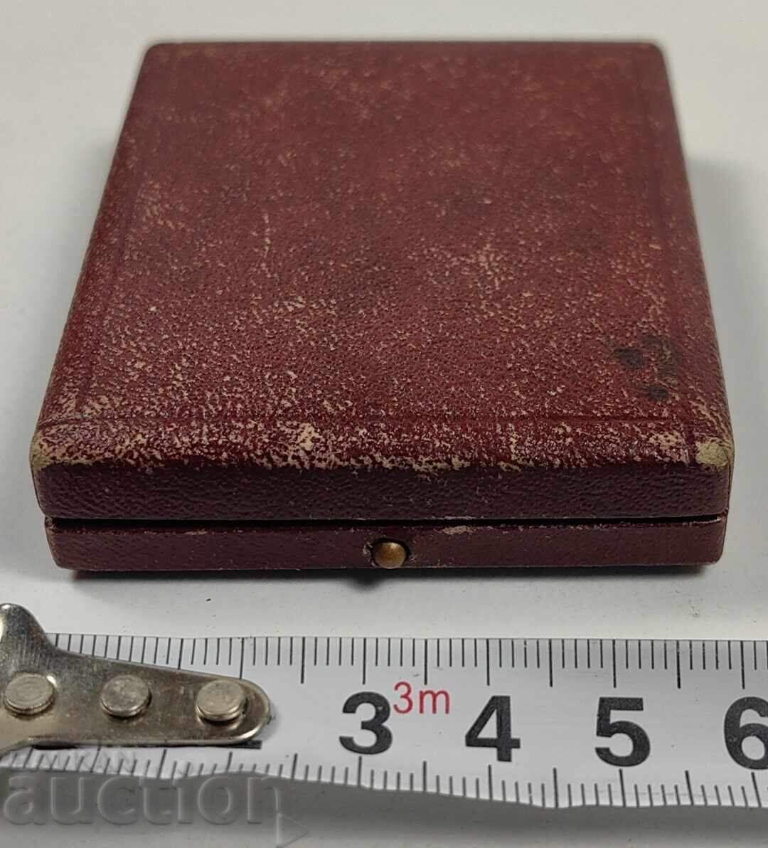 OLD BOX FOR JEWELRY, MARKED, SOLID with price 25.00 BGN | € 12.78 OLD BOX FOR JEWELRY, MARKED, SOLID with price 25.00 BGN | € 12.78