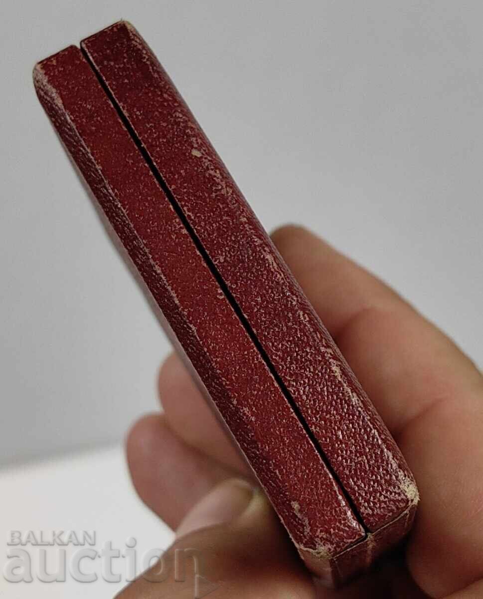 Auction OLD BOX FOR JEWELRY, MARKED, SOLID Auction OLD BOX FOR JEWELRY, MARKED, SOLID