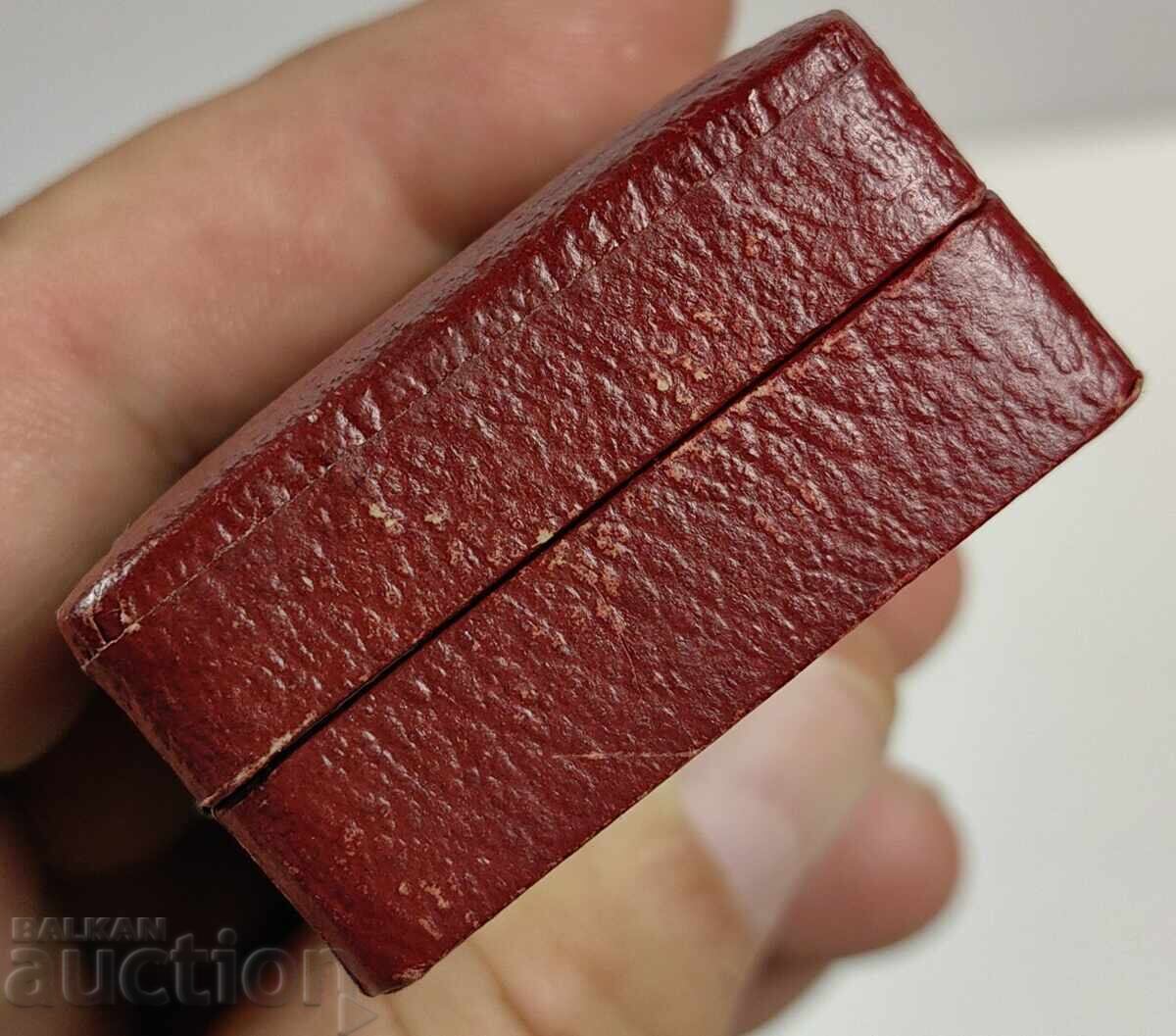 Delivery of OLD WOODEN BOX