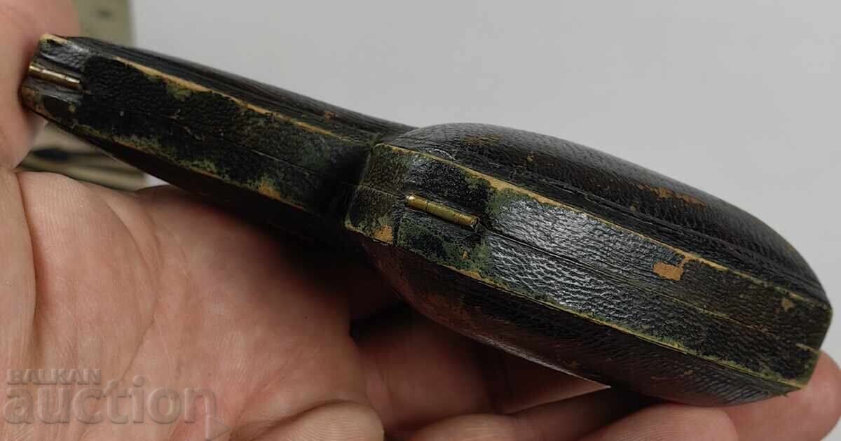 Licitație CUTIE FOARTE VECHE, CUTIUȚĂ, TOC PENTRU PIPĂ, MARCATĂ Licitație CUTIE FOARTE VECHE, CUTIUȚĂ, TOC PENTRU PIPĂ, MARCATĂ