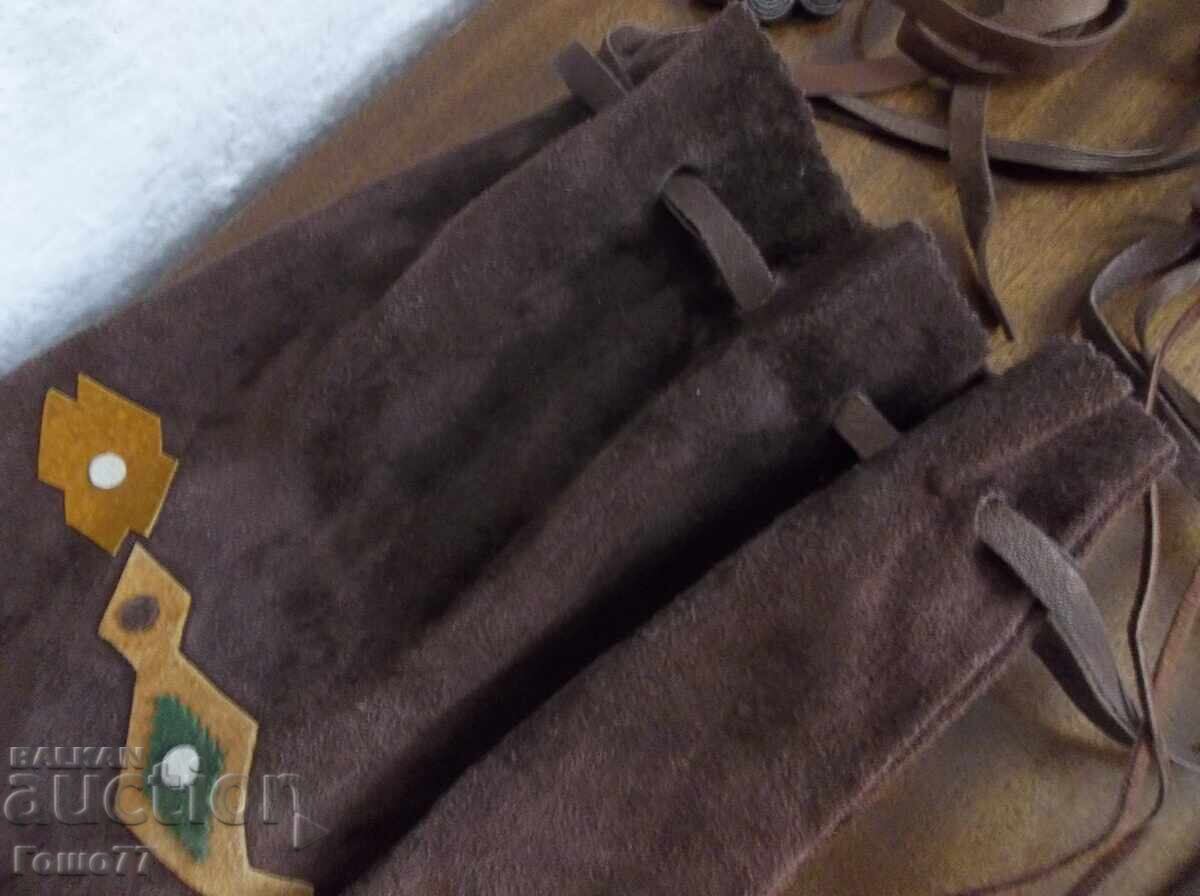 Auction  Kisses and others