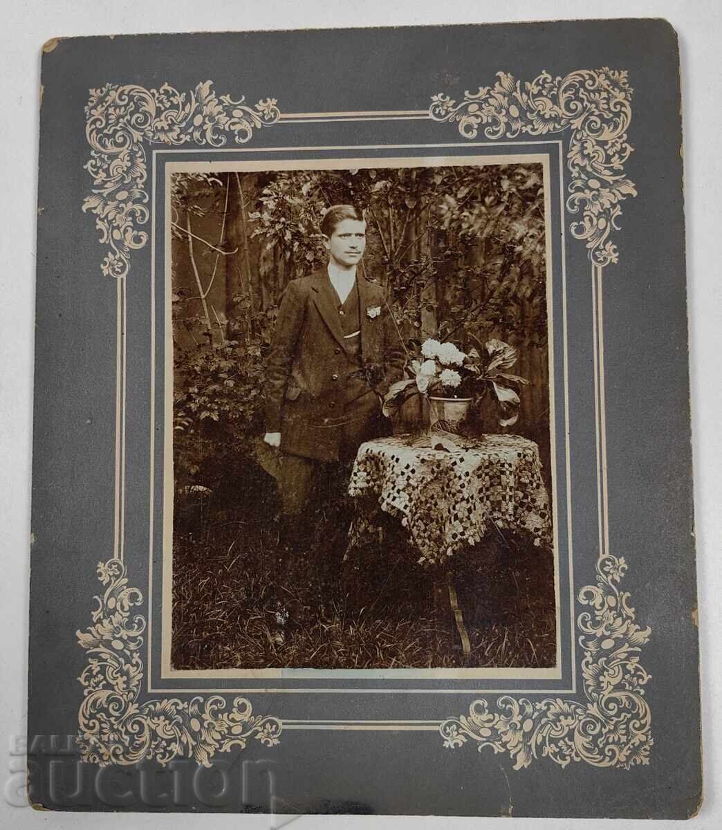 MAN MALE PORTRAIT OLD PHOTO PHOTOGRAPH PHOTOGRAPHY CARDBOARD