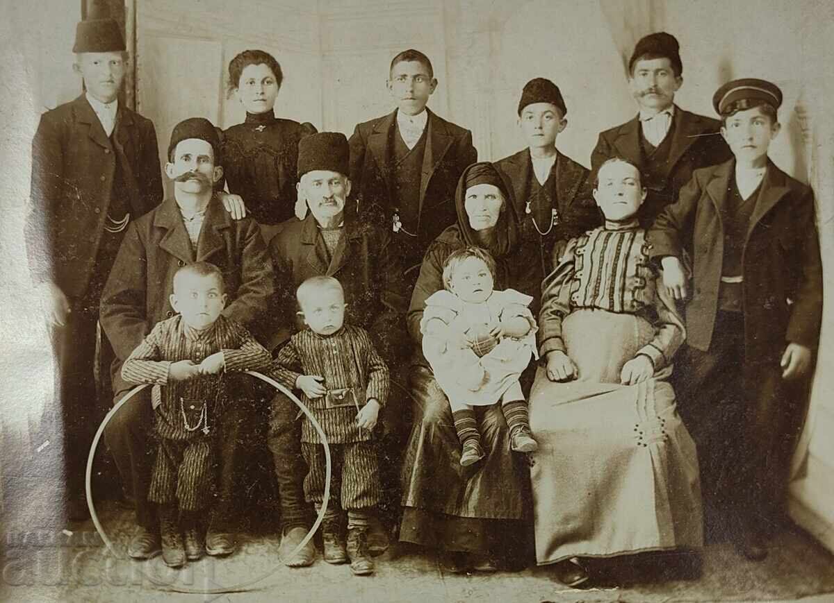 END OF THE 19TH CENTURY OLD FAMILY PHOTO PHOTOGRAPH