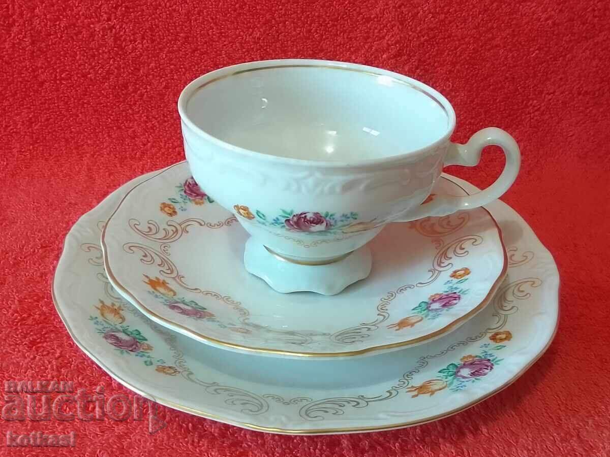 Set vechi de trei piese WEIMAR aurit - ceașcă, 2 farfurii Germania RDG cu preț € 65.50 | 128.11 BGN