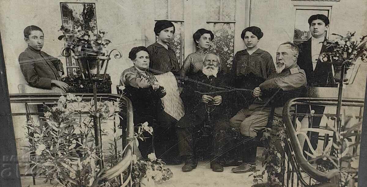 ΓΕΝΕΡΑΛ ΓΕΩΡΓΙ ΤΟΔΟΡΟΦ ΟΙΚΟΓΕΝΕΙΑΚΗ ΦΩΤΟΓΡΑΦΙΑ ΦΩΤΟΓΡΑΦΙΑ ΧΑΡΤΟΝΙ - 5