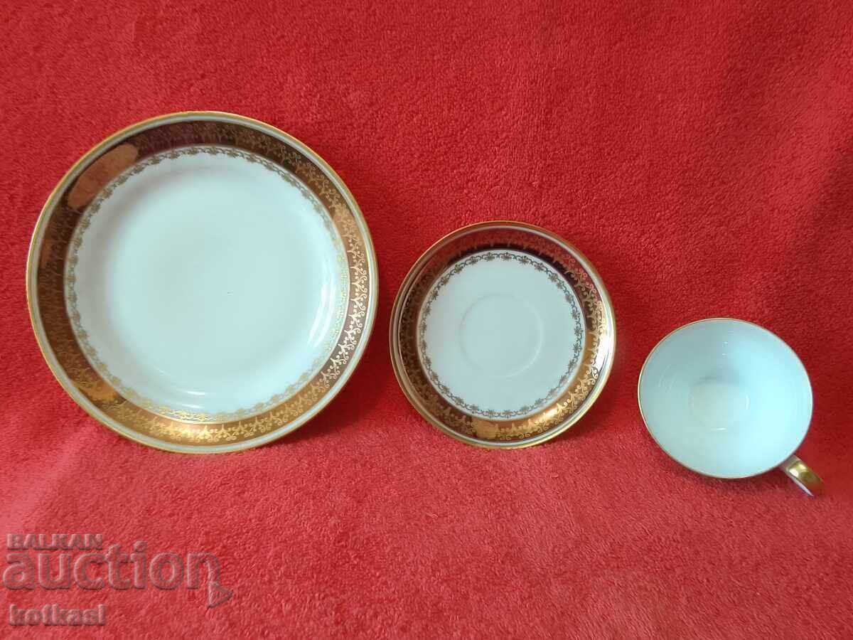 Аукцион Стар троен сет чаша ,2 чинии ,позлата Germany GDR ГДР KAHLA Аукцион Стар троен сет чаша ,2 чинии ,позлата Germany GDR ГДР KAHLA