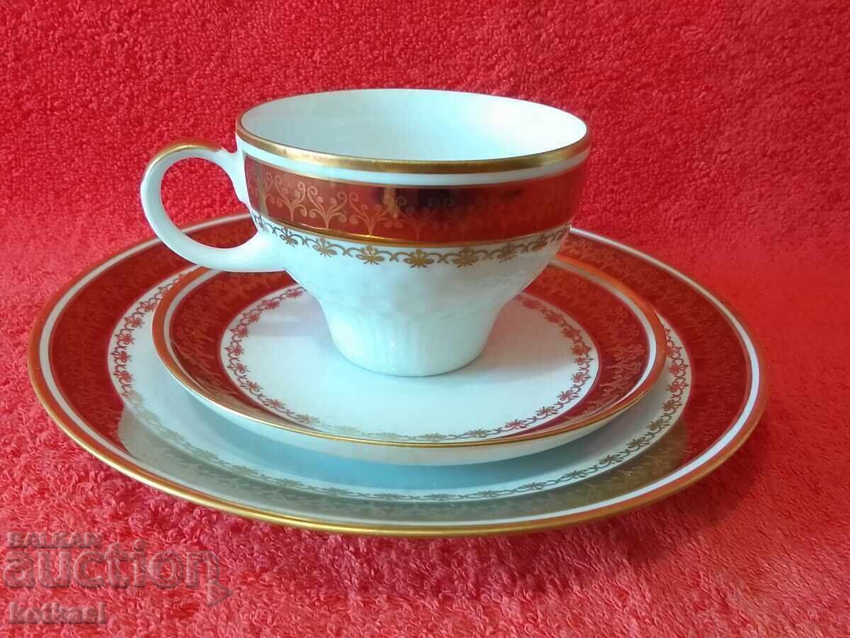 Стар троен сет чаша ,2 чинии ,позлата Germany GDR ГДР KAHLA Стар троен сет чаша ,2 чинии ,позлата Germany GDR ГДР KAHLA