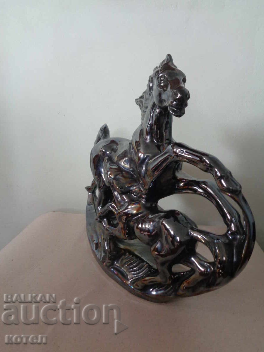 Аукцион Продавам порцеланова композиция на коне