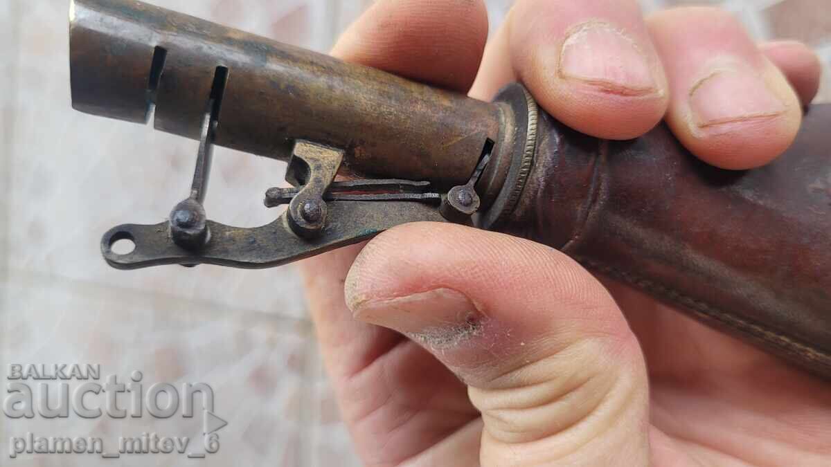 Delivery of A powder keg Delivery of A powder keg