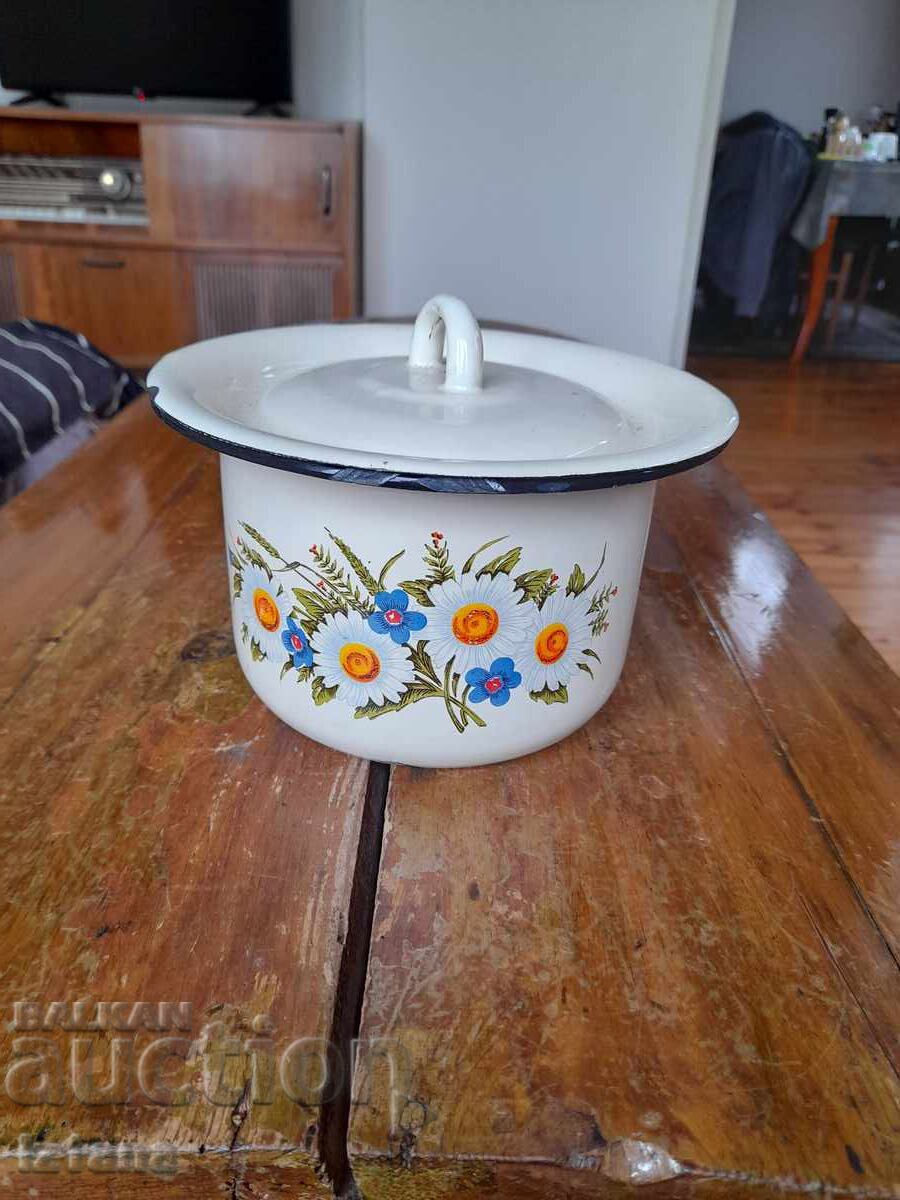 Παλιά επισμαλτωμένη γλάστρα, Πλίνθος με τιμή 55.00 BGN | € 28.12 Παλιά επισμαλτωμένη γλάστρα, Πλίνθος με τιμή 55.00 BGN | € 28.12