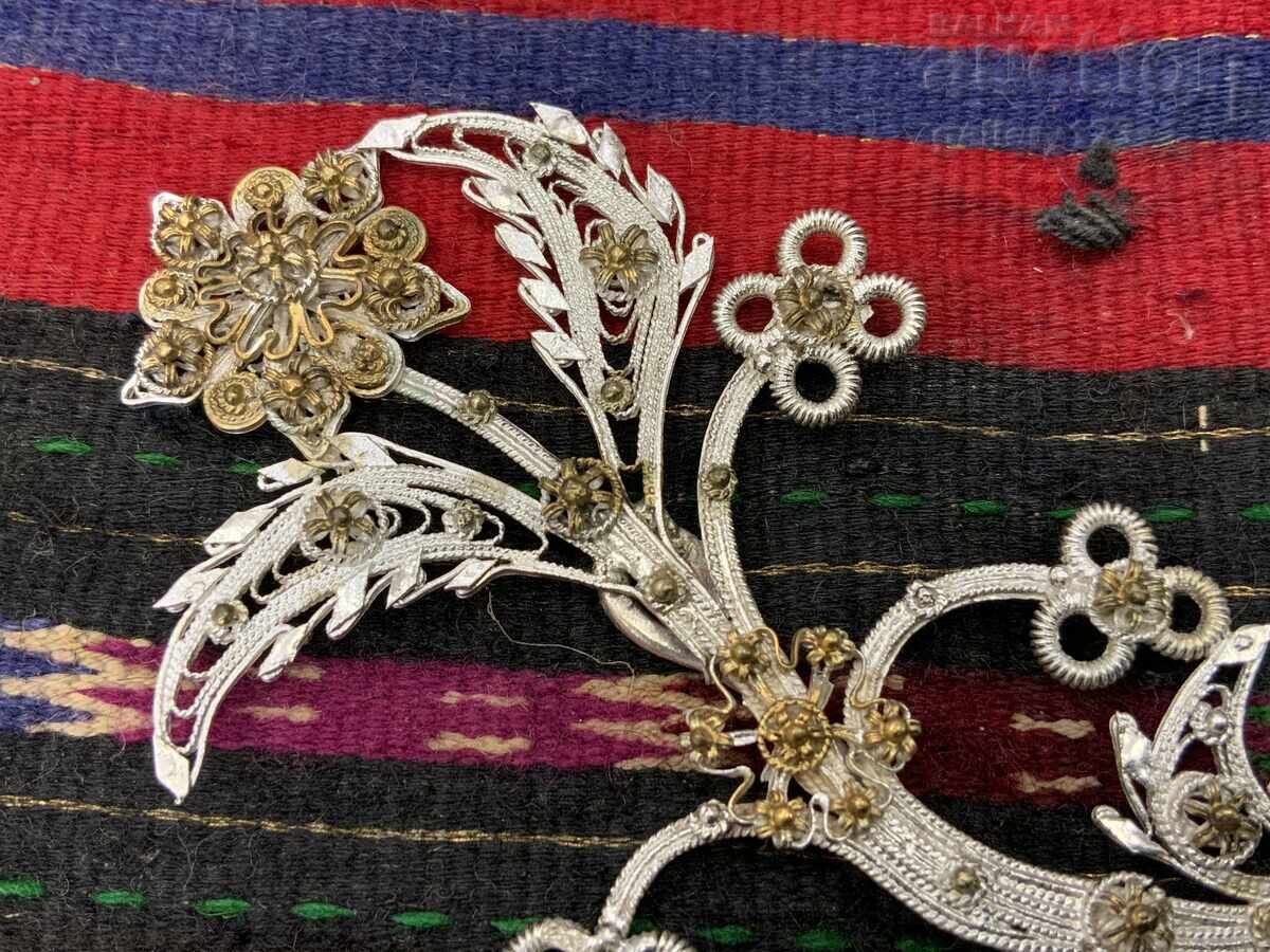 Revival-era Vidin silver filigree needle with gold plating with price 270.00 BGN | € 138.05 Revival-era Vidin silver filigree needle with gold plating with price 270.00 BGN | € 138.05