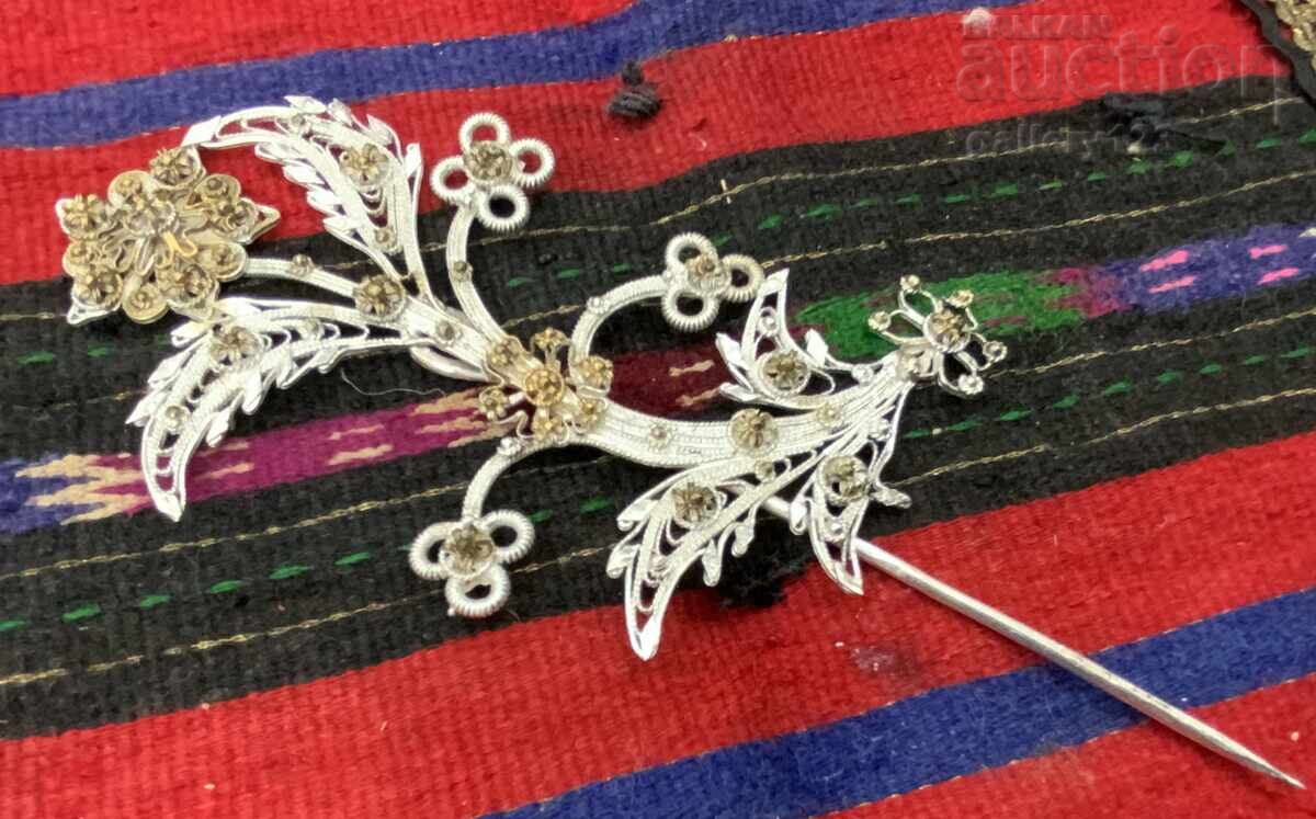 Auction Revival-era Vidin silver filigree needle with gold plating Auction Revival-era Vidin silver filigree needle with gold plating