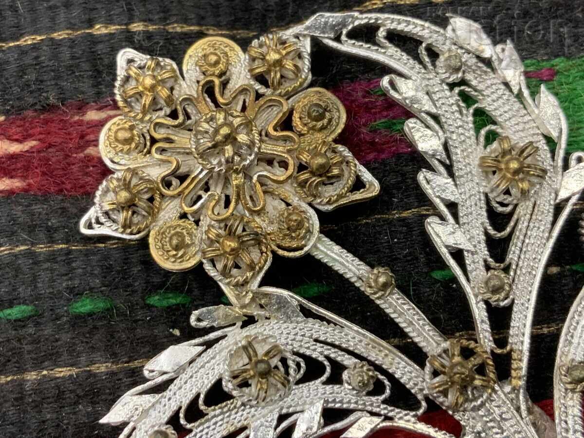 Revival-era Vidin silver filigree needle with gold plating Revival-era Vidin silver filigree needle with gold plating