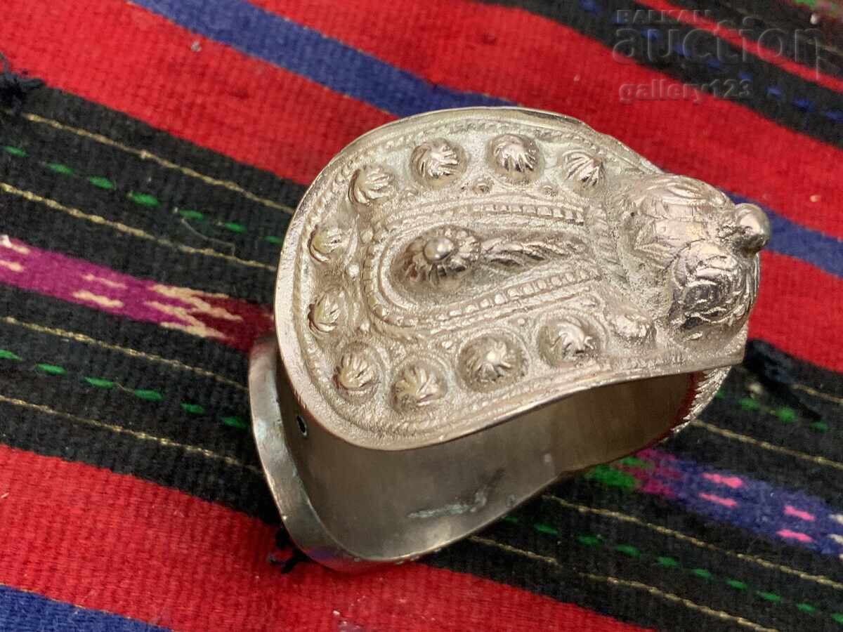 Δημοπρασία Αναγεννησιακό βραχιόλι "ρογάτκα", κουμπέλι ασήμι, σκαλιστό επιχρύσωμα Δημοπρασία Αναγεννησιακό βραχιόλι "ρογάτκα", κουμπέλι ασήμι, σκαλιστό επιχρύσωμα