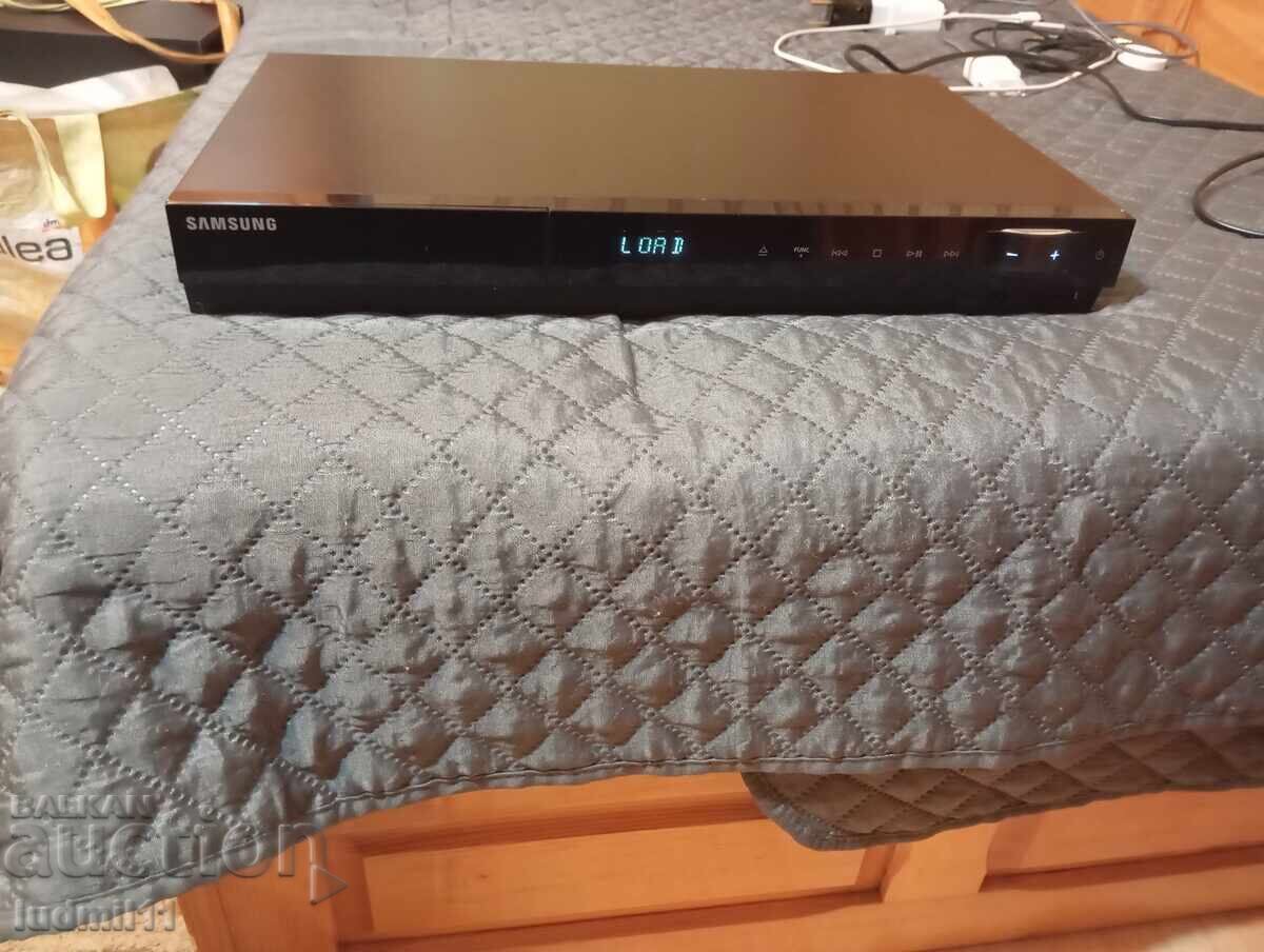 DVD με ενσωματωμένο ενισχυτή και ραδιόφωνο