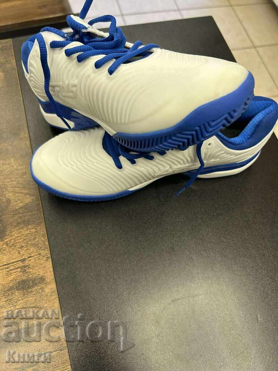 Adidași LEFUS - număr 43 - noi