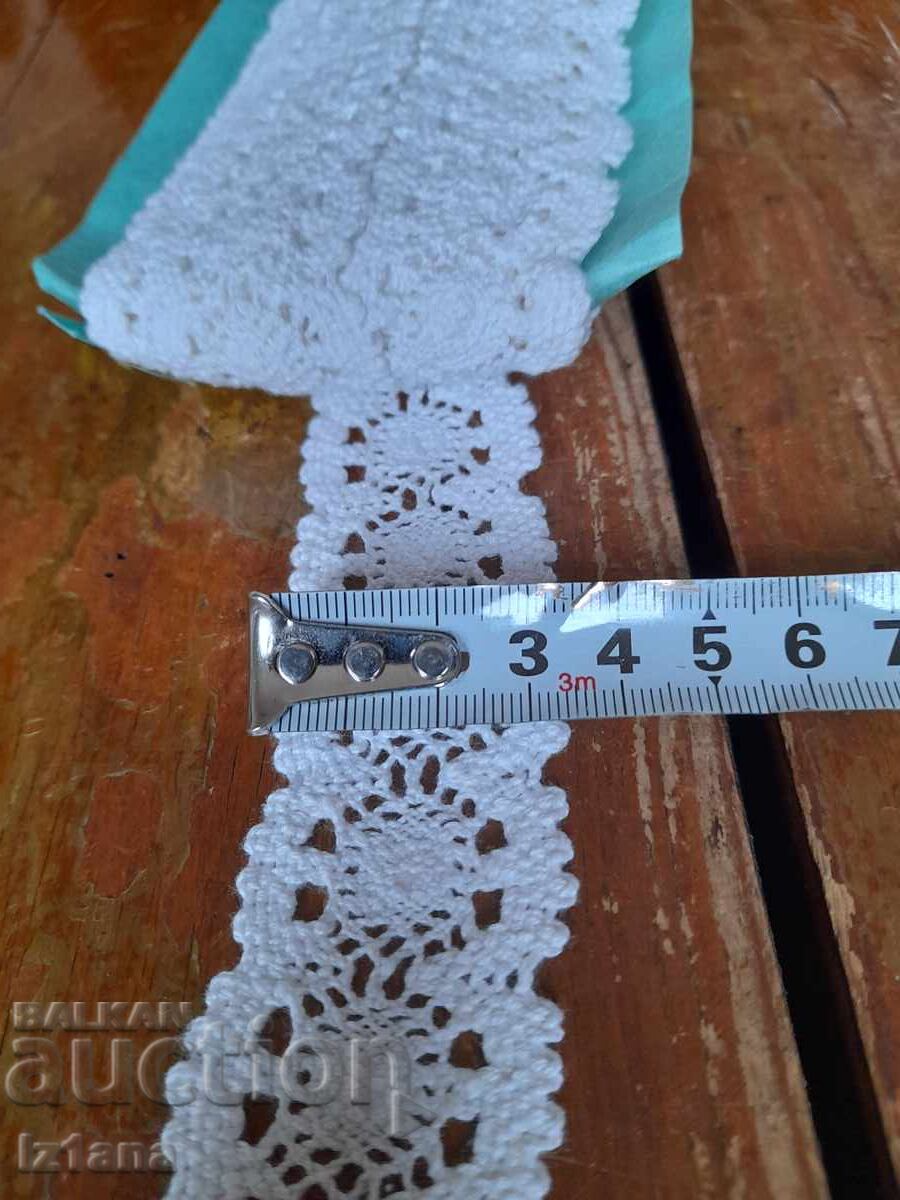 Auction Old lace Auction Old lace