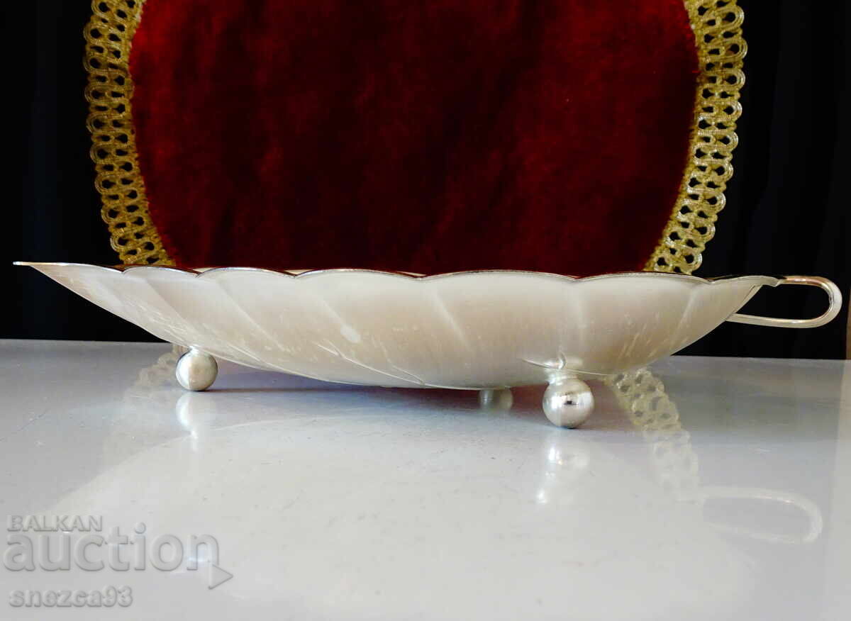 Аукцион Посребрена фруктиера,купа с дизайн на листо. Аукцион Посребрена фруктиера,купа с дизайн на листо.