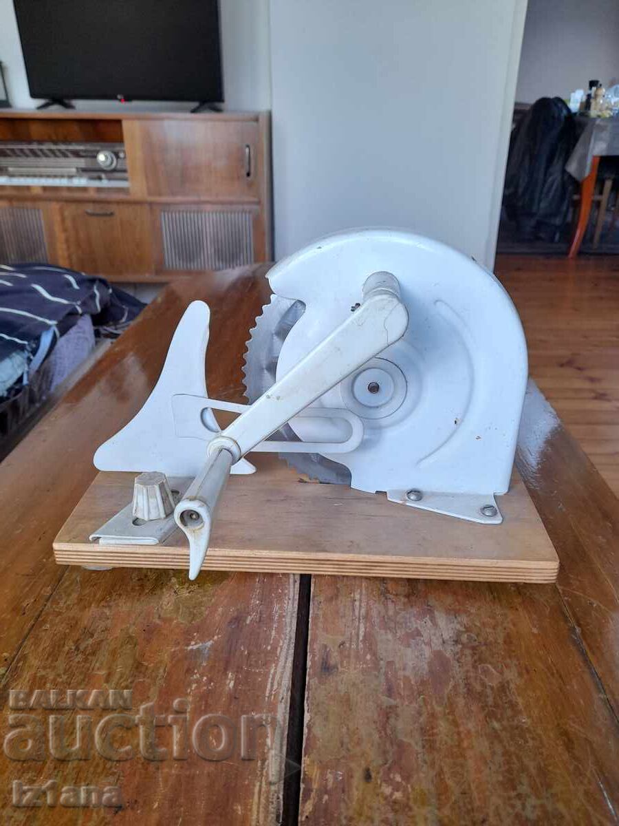 Auction  Old device for cutting bread, sausages, slicer