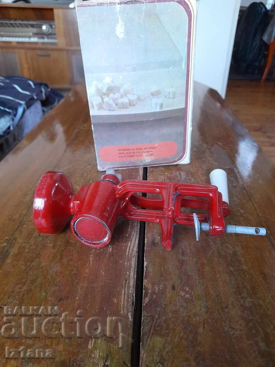 Old coffee grinder, grinder, coffee grinder with price 32.00 BGN | € 16.36 Old coffee grinder, grinder, coffee grinder with price 32.00 BGN | € 16.36