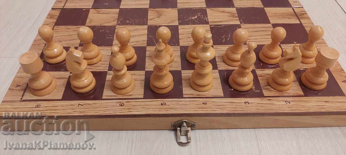Delivery of Chess and backgammon figures wooden new 38cm