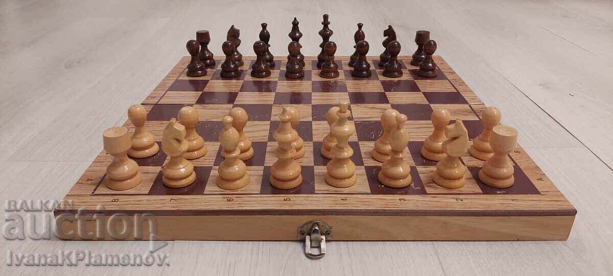 Chess and backgammon figures wooden new 38cm
