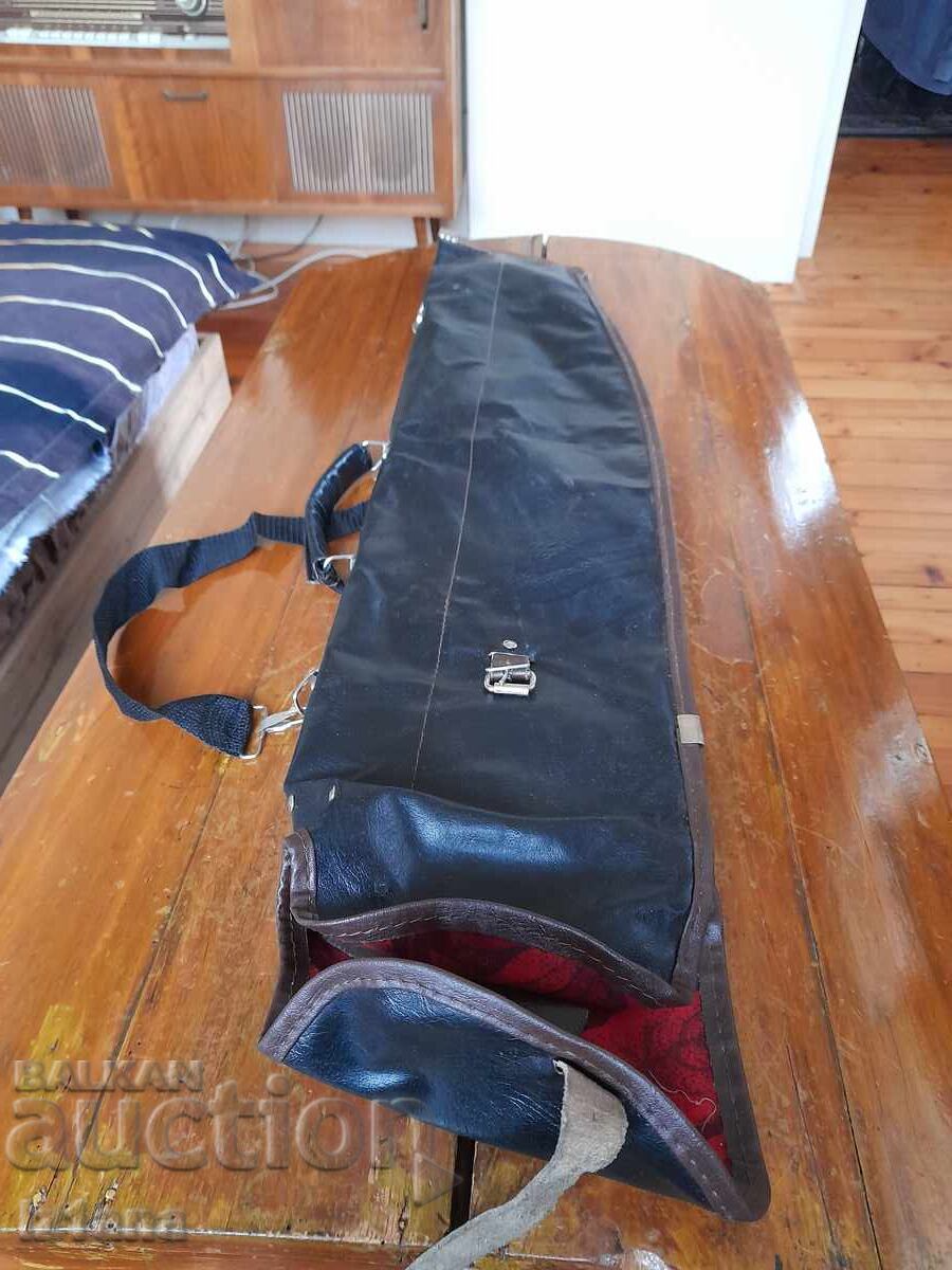 Carcasă veche de pușcă cu preț 85.00 BGN | € 43.46 Carcasă veche de pușcă cu preț 85.00 BGN | € 43.46