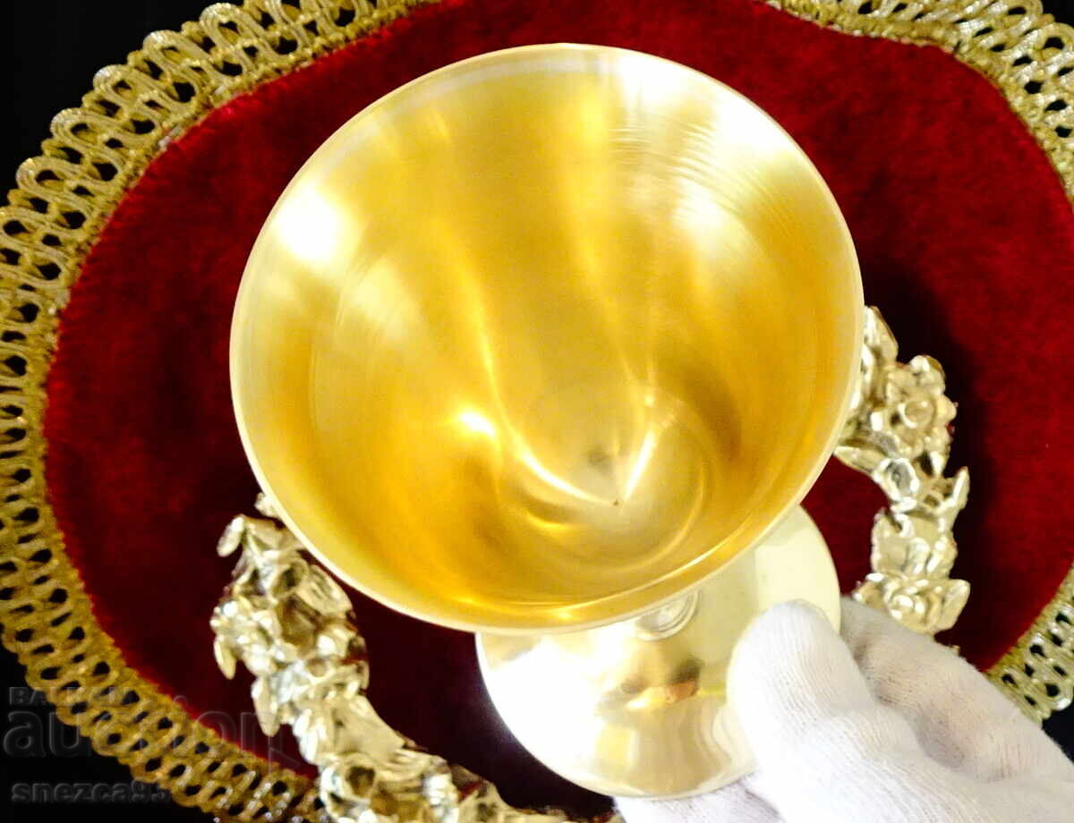 Χάλκινο ποτήρι κρασιού 140 ml, ανάγλυφο σταφύλι, επιχρύσωση με τιμή 37.00 BGN | € 18.92