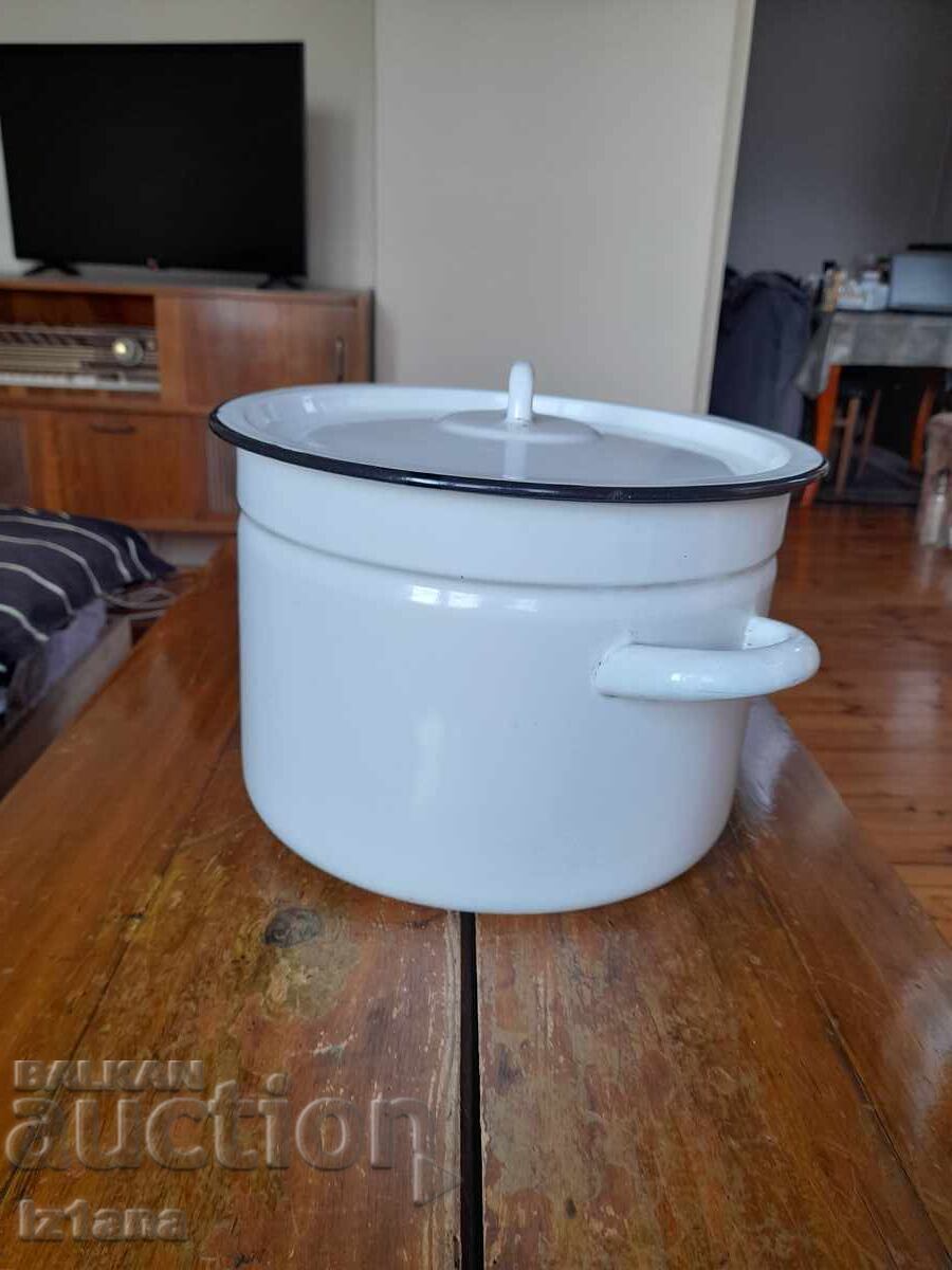 Παλιά γλάστρα από σμάλτο με τιμή 55.00 BGN | € 28.12