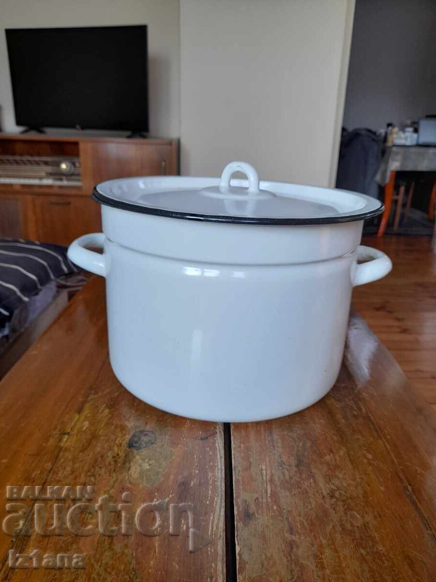 Παλιά γλάστρα από σμάλτο