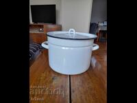 Παλιά γλάστρα από σμάλτο