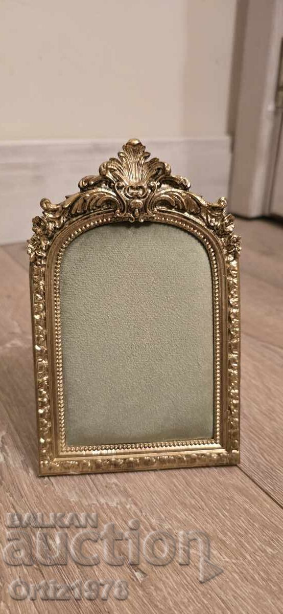 Rame elegantă pentru bijuterii, cu catifea