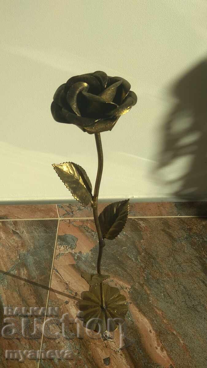 Delivery of Metal sculpture, rose, handmade, with bronze color