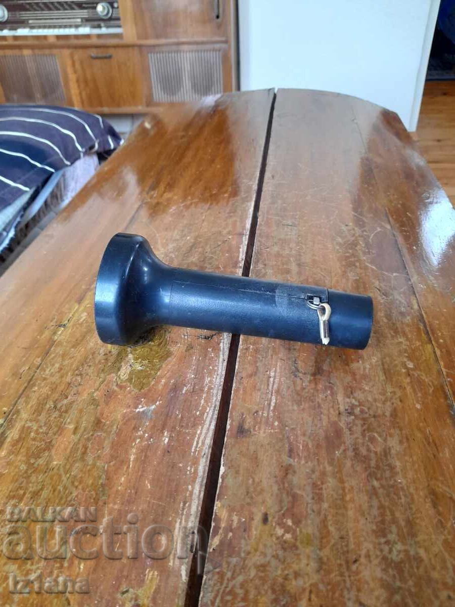 Παλιό φακός με μπαταρίες Παλιό φακός με μπαταρίες